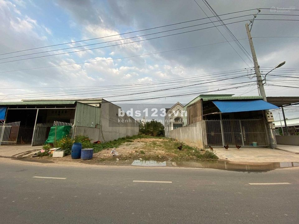 Bán gấp đất mặt tiền giá chỉ 390 triệu