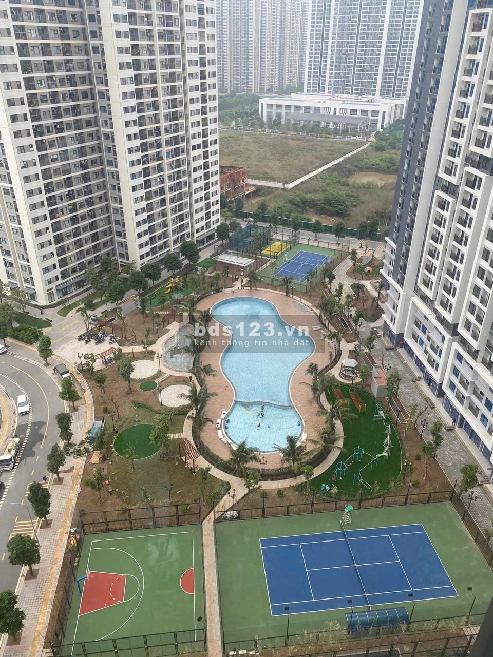 Bán căn 2n2vs + 1 toà Imperia 1 - Vinhomes Smartcity view nội khu bể bơi
