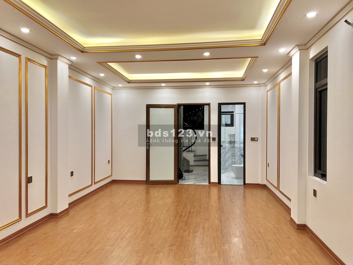 Siêu phẩm nhà phố Thụy Khuê, ô tô vào tận nhà, 7 tầng có thang máy DT 52m2, cách mặt phố 10m