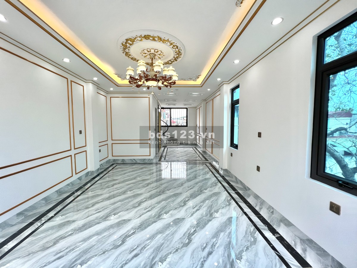 Siêu phẩm nhà phố Thụy Khuê, ô tô vào tận nhà, 7 tầng có thang máy DT 52m2, cách mặt phố 10m