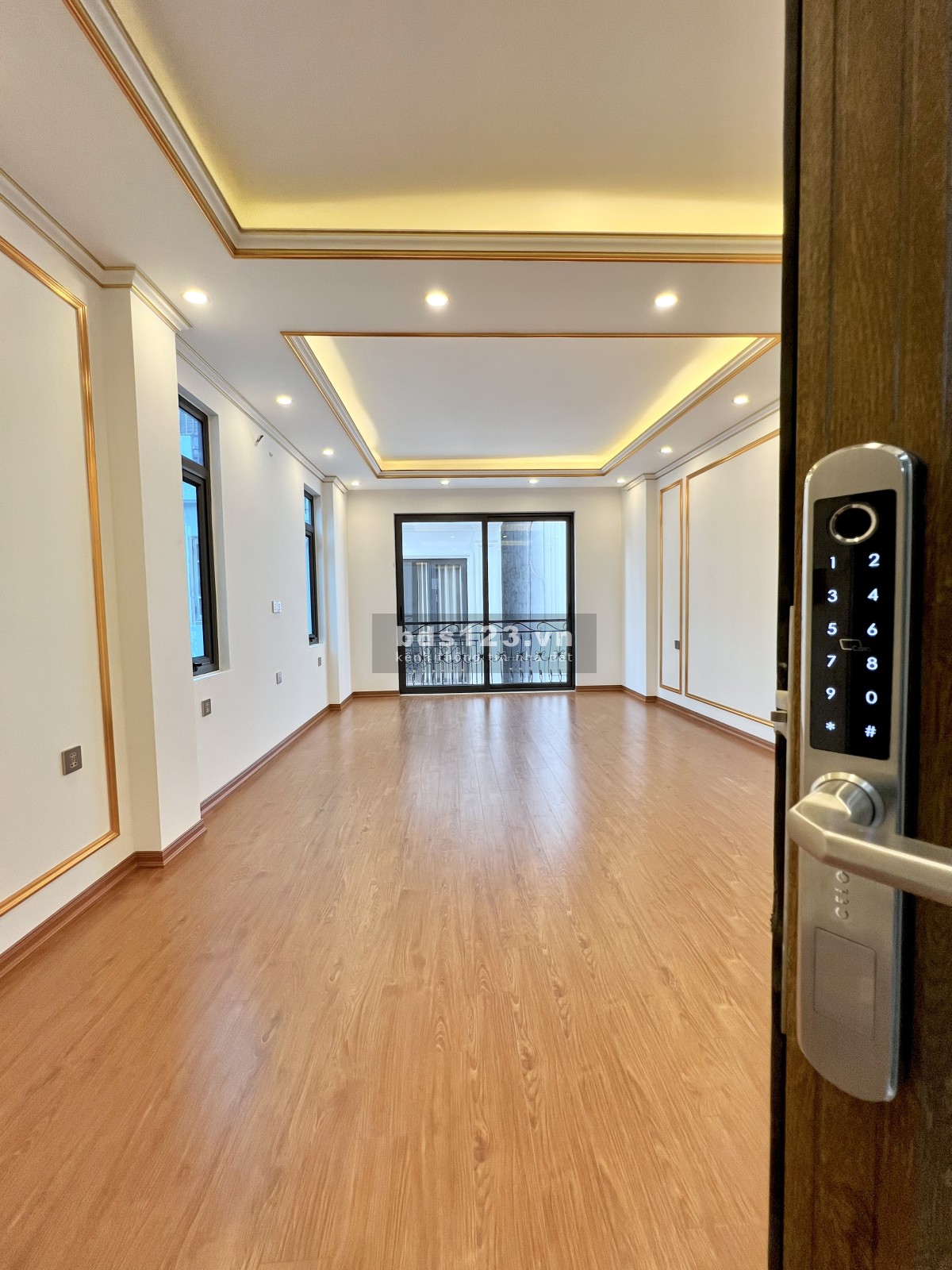 Siêu phẩm nhà phố Thụy Khuê, ô tô vào tận nhà, 7 tầng có thang máy DT 52m2, cách mặt phố 10m