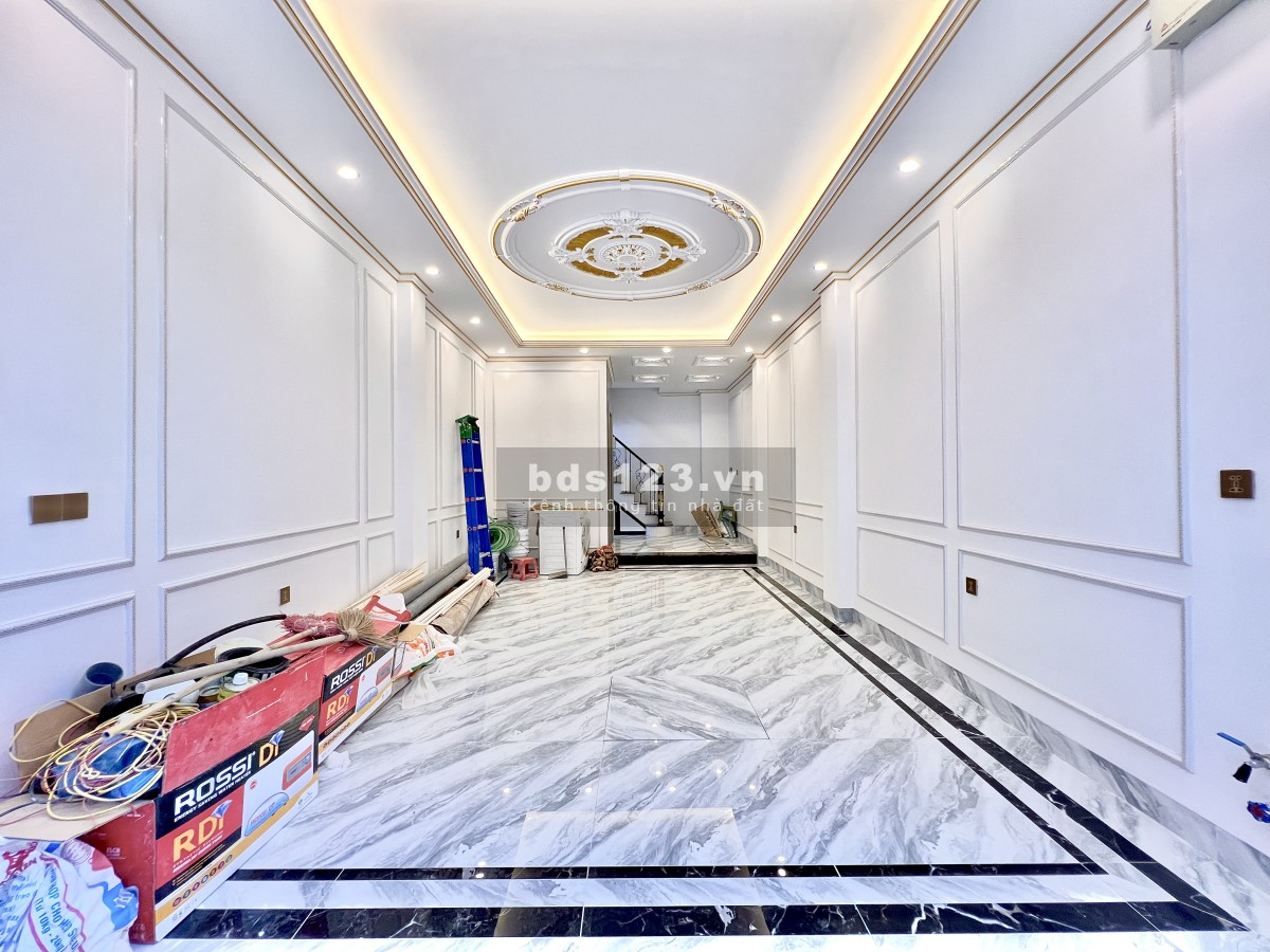 Siêu phẩm nhà phố Thụy Khuê, ô tô vào tận nhà, 7 tầng có thang máy DT 52m2, cách mặt phố 10m
