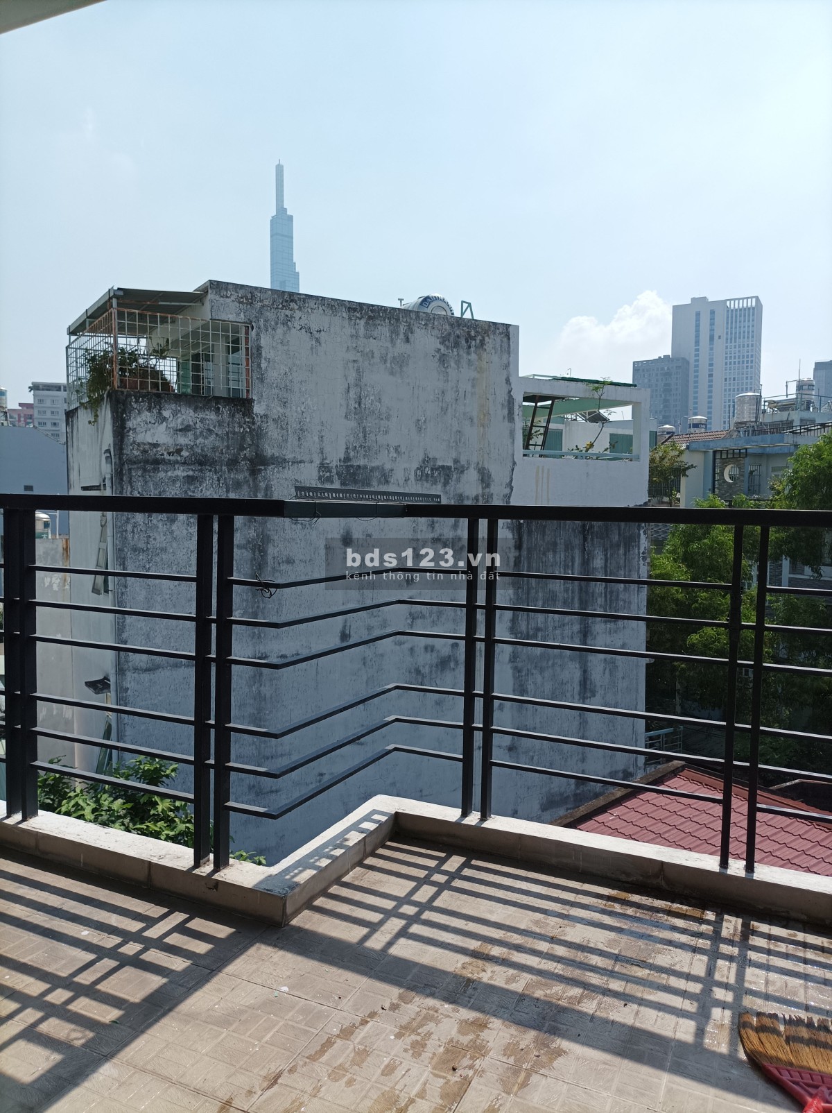 Phòng mới 4,7tr/th, wc trong, free internet,rác. nhà nằm giữa khu D1-2-3 - Ung Văn Khiêm