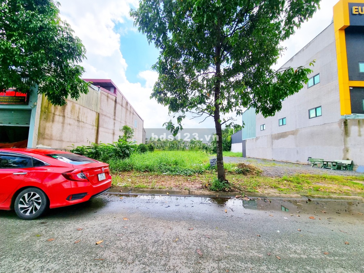 Đáo hạn ngân hàng sang gấp 578M2 ngay chợ đầu mối Thủ Đức. Gía 3 tỷ 450.