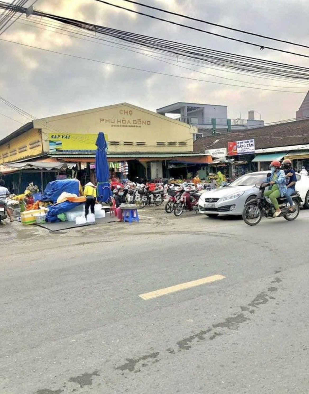 Bán nhà cấp 4 vào ở liền ngay đường Huỳnh Thị Bẳng, Củ Chi. 100m2, sổ hồng riêng, 1ty3 TL