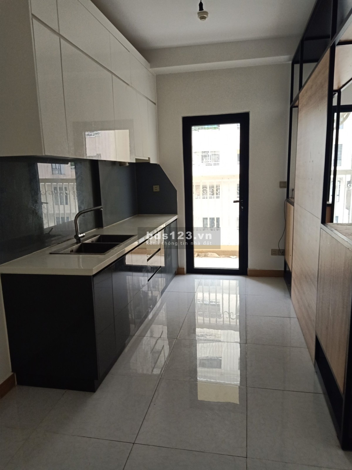 Bán căn hộ 2PN khu cao cấp Đức Khải có ban công dài được hỗ trợ vay