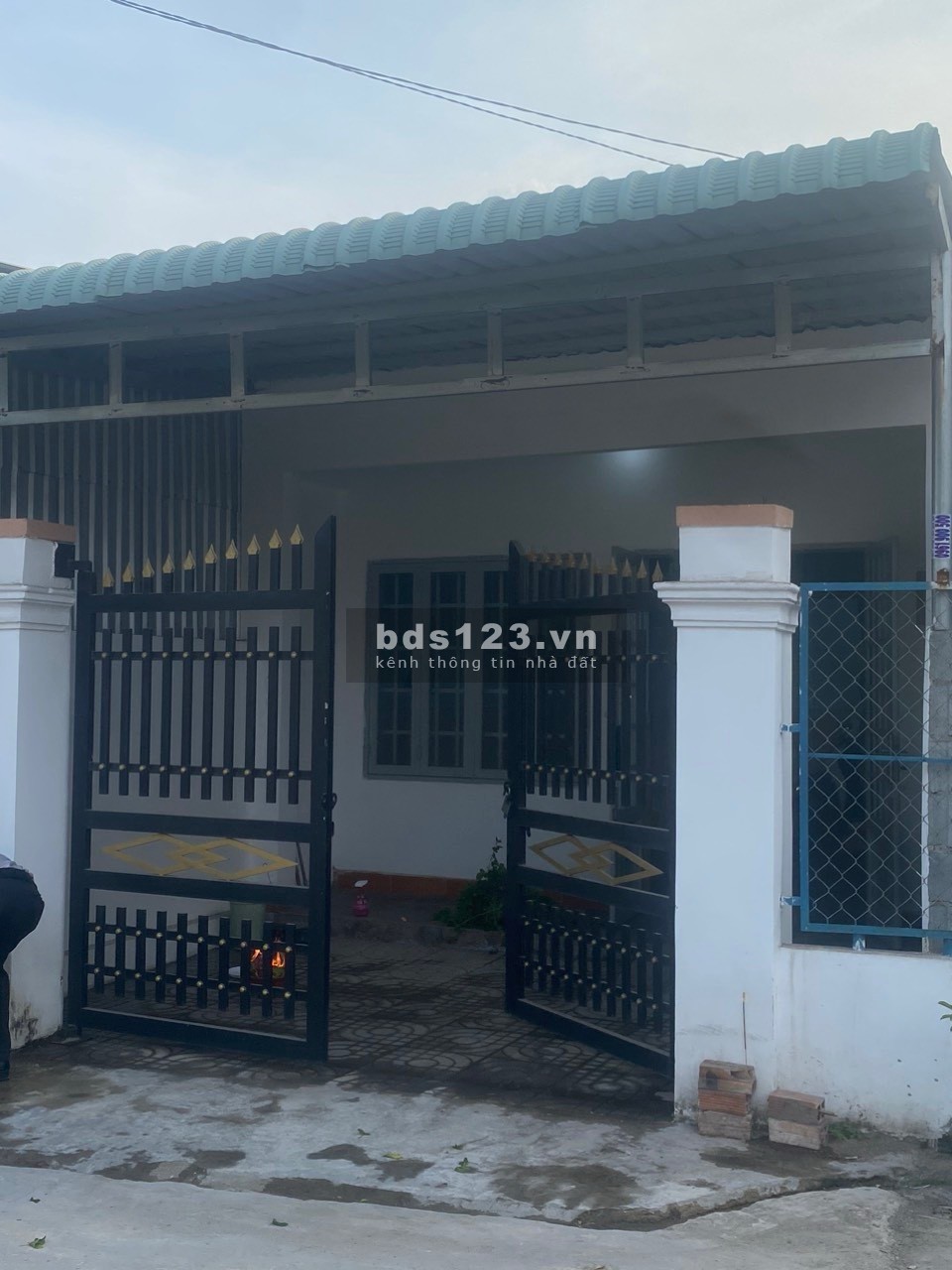 Bán nhà cấp 4 vào ở liền ngay đường Huỳnh Thị Bẳng, Củ Chi. 100m2, sổ hồng riêng, 1ty3 TL