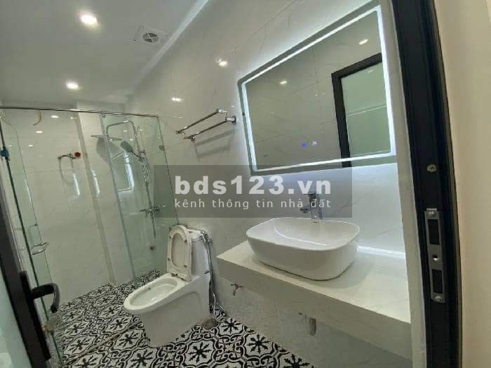 Nhà mới koong, thang máy nhập, mặt ngõ thông, sát chợ - Kinh doanh đỉnh