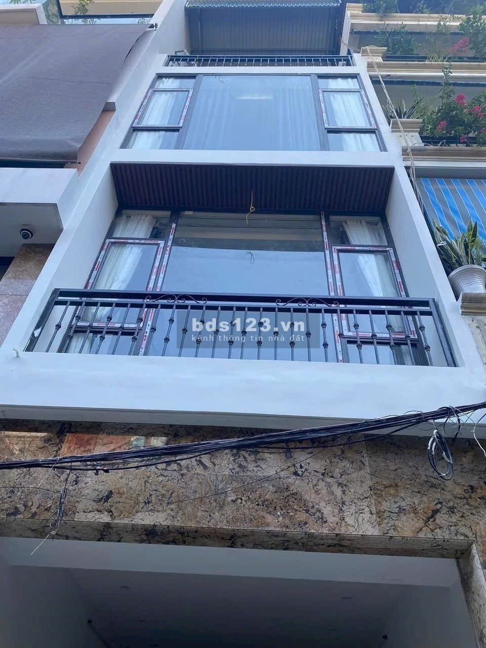 Bán Nhà phố Tứ Liên 56M2 - phân Lô 7 Tầng Thang máy - Nhà Mới Ở Ngay - ô tô tránh vào nhà - HỒ TÂY