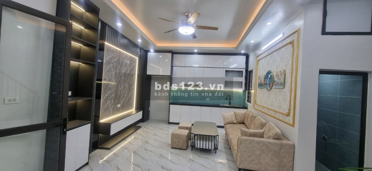 Bán nhà phố Vĩnh Hưng - Nhà đẹp còn mới - Full nội thất - Ở luôn