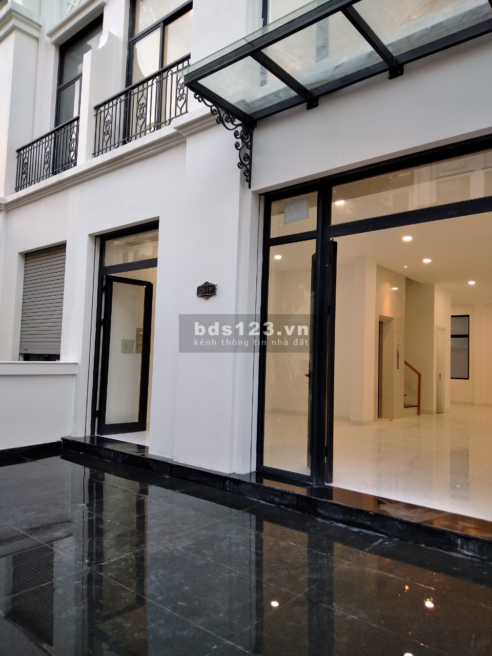 Cho thuê căn nhà phố 5 tầng diện tích lớn 135m2 giá 35tr vị trí kim cương tại Vinhomes Grand Park