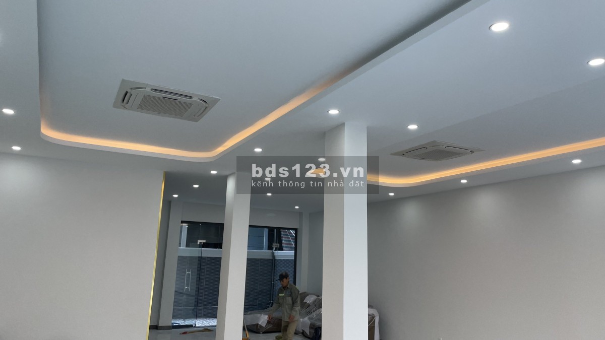 Cho thuê căn nhà phố 5 tầng diện tích lớn 135m2 giá 35tr vị trí kim cương tại Vinhomes Grand Park