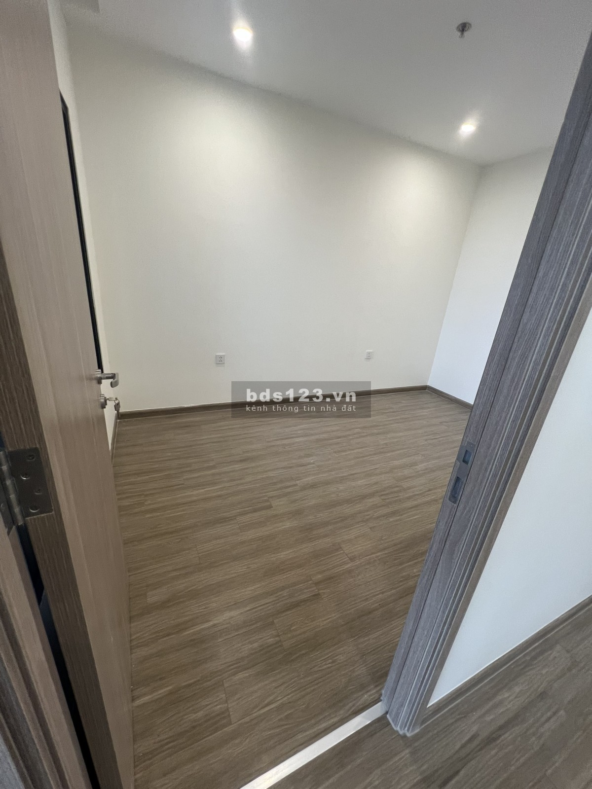 Giá tốt nhất GS1 căn 2 ngủ 62 m2 Vinhomes Smart City giá 2.7 tỷ. LH 0949891456