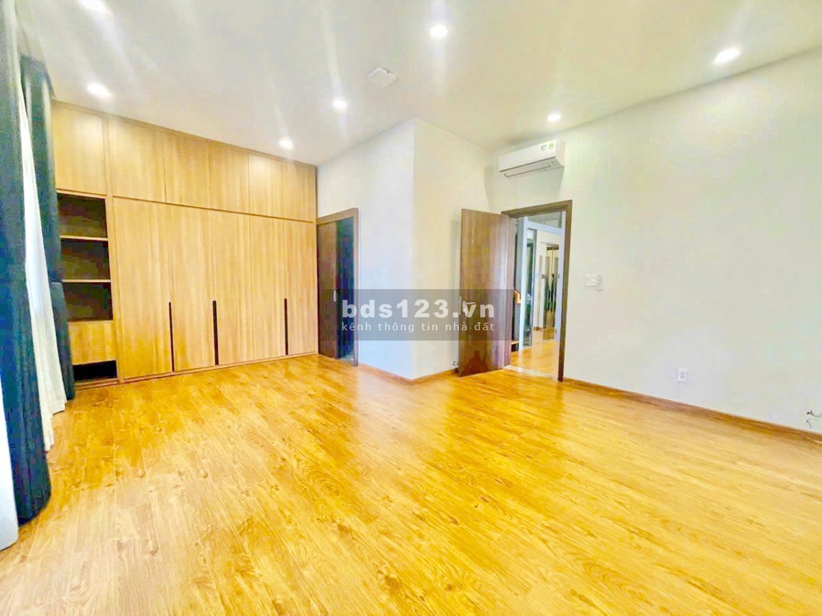 Bán siêu phẩm villa ven hồ DT 16x53m mặt tiền Tân Mỹ Quận 7 giá 130 tỷ