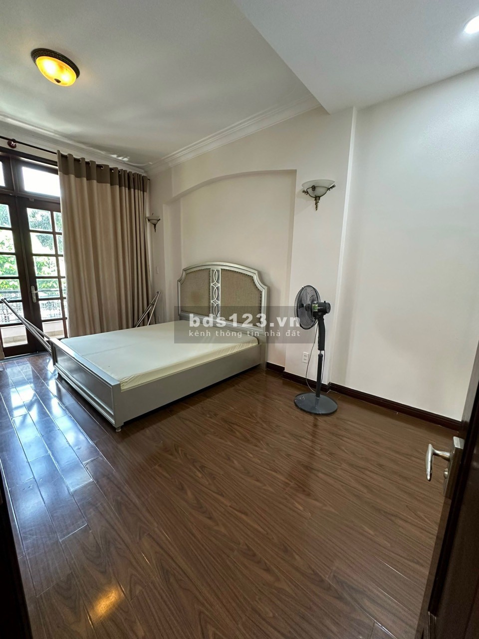 Cần cho thuê hoặc bán biệt thự cao cấp ở quận 2