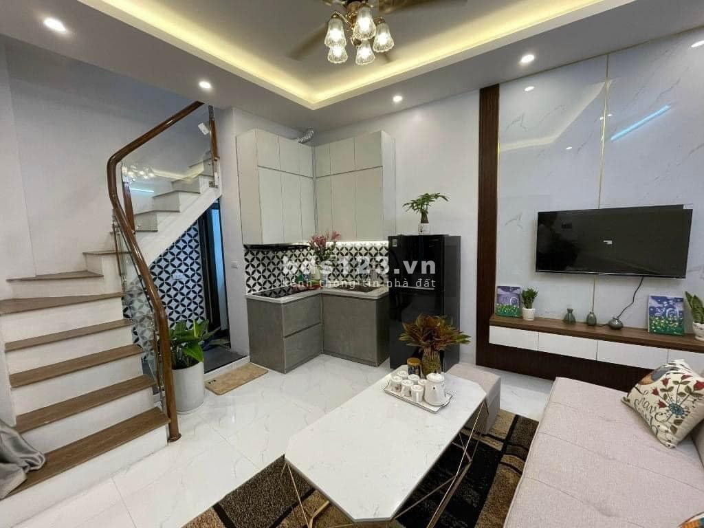 Cần bán nhà Thái Hà, 5 tầng, 2.35tỷ.