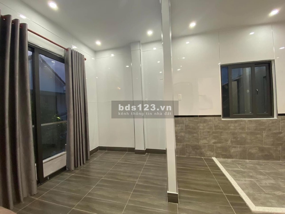 Nhà mới ở ngay, ô tô cạnh Bệnh Viện Đà Nẵng, 3 tầng chỉ 3.5 tỷ.
