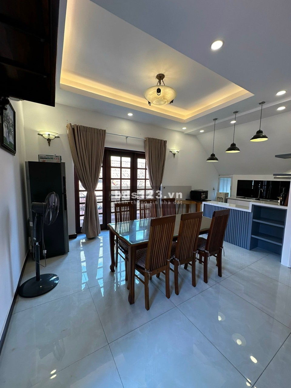 Cần cho thuê hoặc bán biệt thự cao cấp ở quận 2