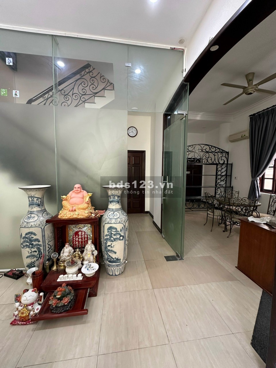 Cần cho thuê hoặc bán biệt thự cao cấp ở quận 2