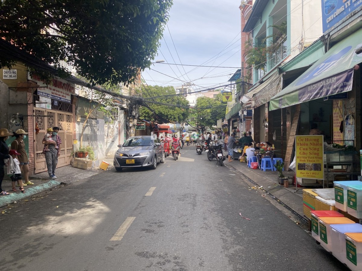 **Bán nhà** góc 2 MT Bùi Thế Mỹ, phường 10, quận Tân Bình