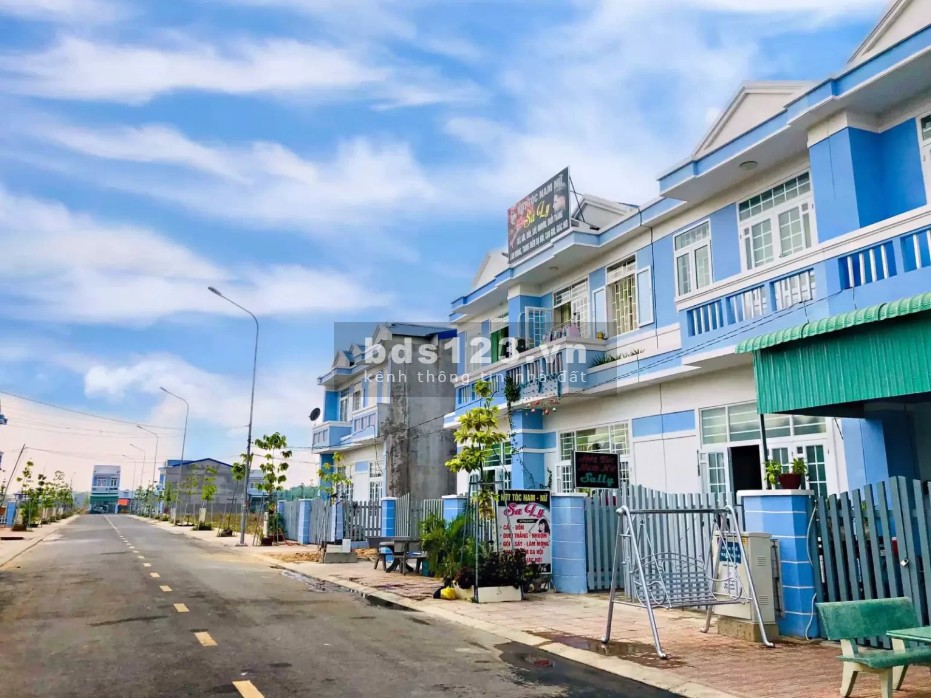 Cần tiền bán gấp lô đất Kim Oanh trung tâm Bến Cát giá 700 triệu, LH 0936039981