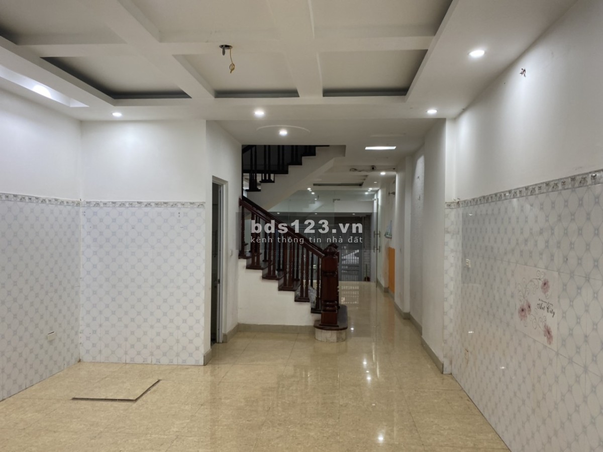 Cần bán nhà gấp liền kề 10 khu đô thị Văn Phú, Phú La, Hà Đông - 13,5 tỷ