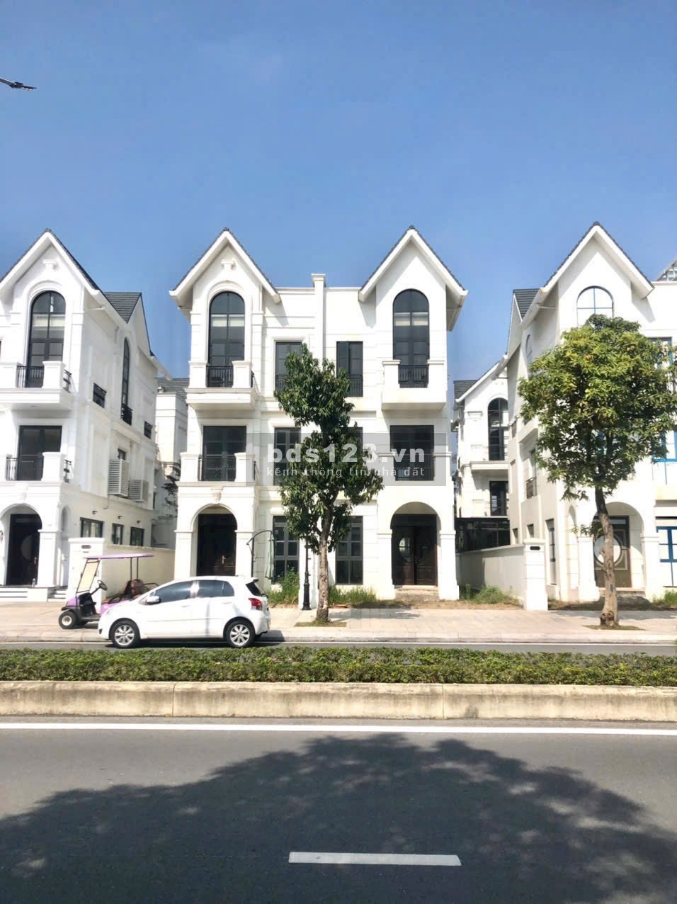 Song lập Hải Âu 2 vừa ở vừa kinh doanh 150m2 gần hồ giá 30.x tỷ Vin Gia Lâm (0985941715)