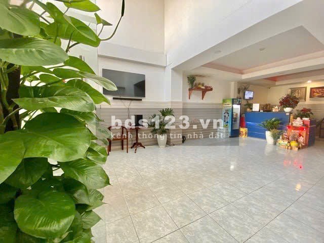 Bán khách sạn mặt tiền Hà Huy Giáp Thạnh Xuân Q12 cao 7 tầng 32 phòng