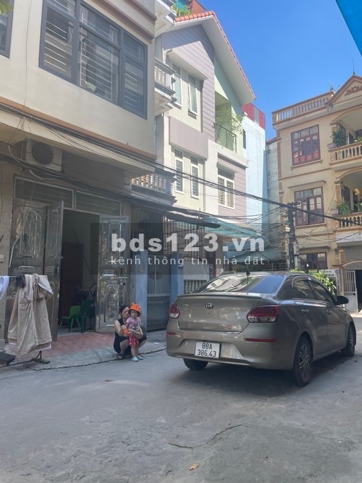 Kim Giang nhà 4 tầng ô tô vào nhà. Nhỉnh 5 tỷ