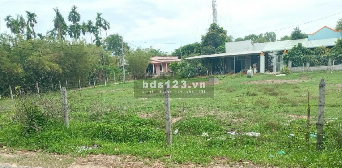 Cần bán gấp lô đất ODT 425M có 100m thổ cư giá 520triệu ngay Thị xã Trảng Bàng