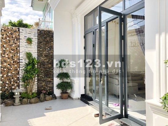Cho thuê nhà dạng biệt thự mini hẻm Huỳnh Tấn Phát Q7