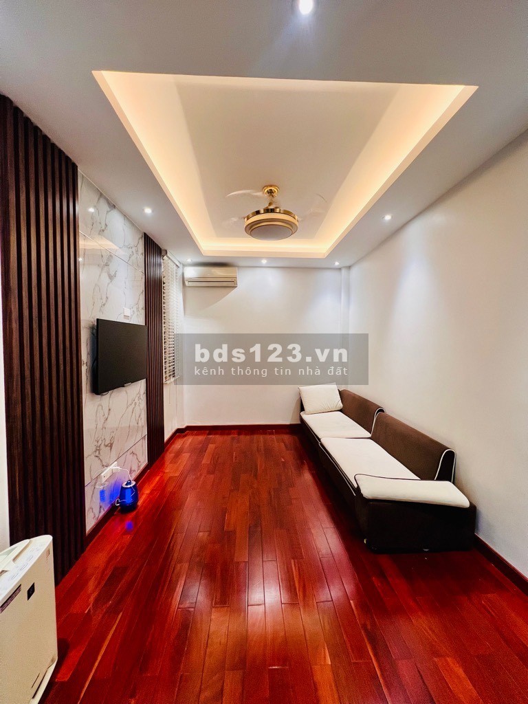 Giảm sốc 200 triệu - Nhà mới Vũ Tông Phan - 37M2 X 5 tầng - Gần ô tô - Gía nhỉnh 4 tỷ