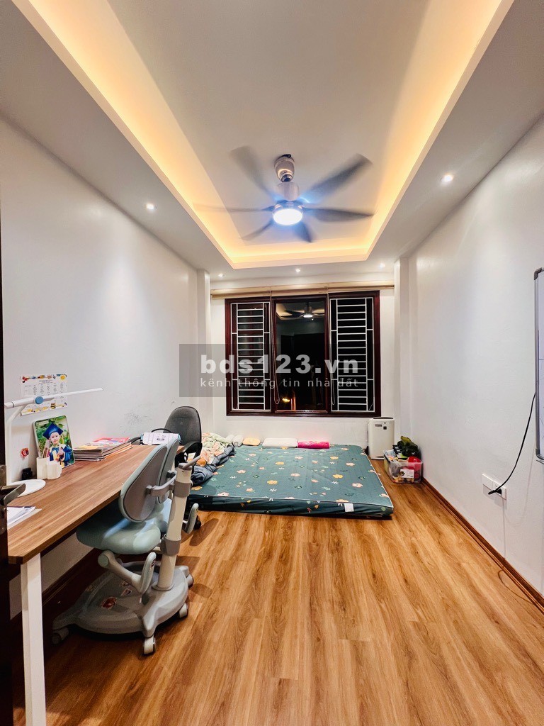 Giảm sốc 200 triệu - Nhà mới Vũ Tông Phan - 37M2 X 5 tầng - Gần ô tô - Gía nhỉnh 4 tỷ