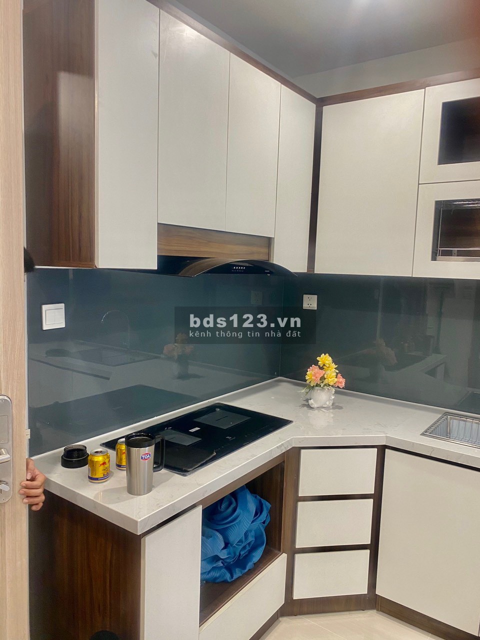 Cho thuê căn hộ 1 phòng ngủ + full nội thất Vinhomes Grand Park quận 9