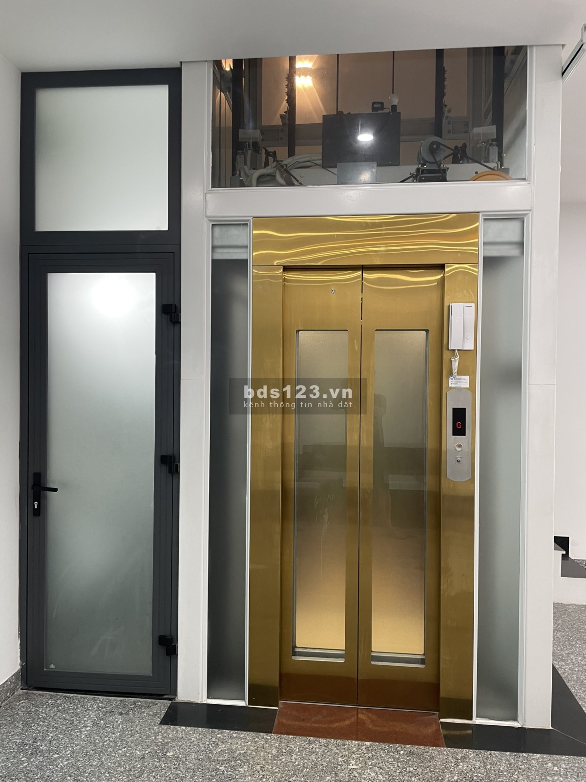 Cho thuê nhà phố 1 trệt 4 lầu nhà hoàn thiện khu dân cư Vinhomes Grand Park quận 9