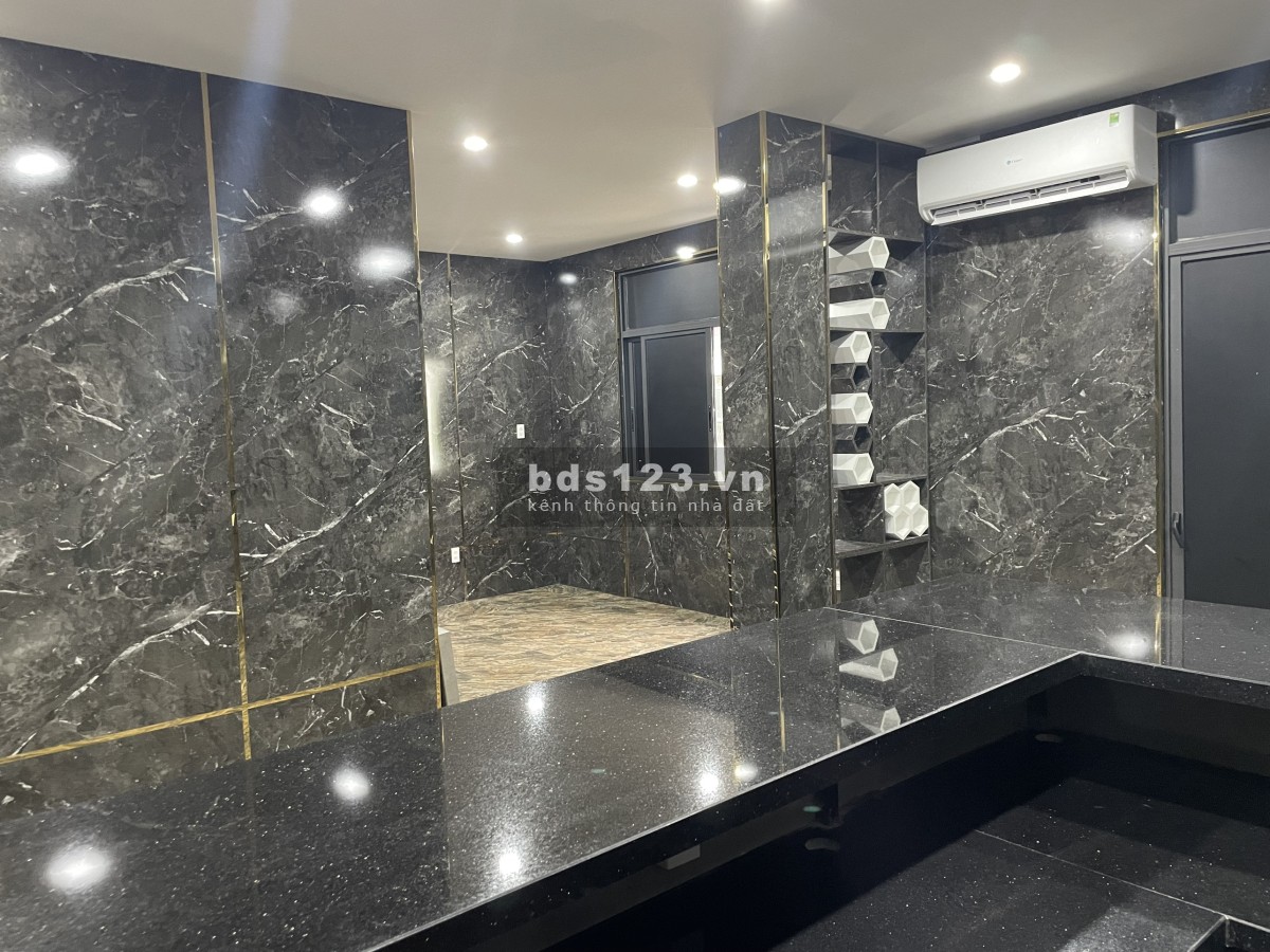 Cho thuê nhà phố 1 trệt 4 lầu nhà hoàn thiện khu dân cư Vinhomes Grand Park quận 9