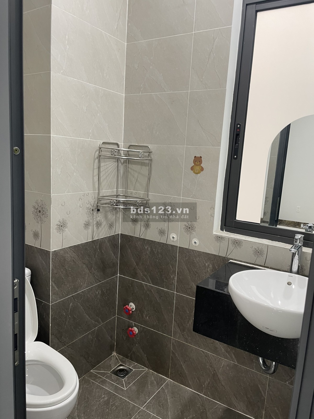 Cho thuê nhà phố 1 trệt 4 lầu nhà hoàn thiện khu dân cư Vinhomes Grand Park quận 9