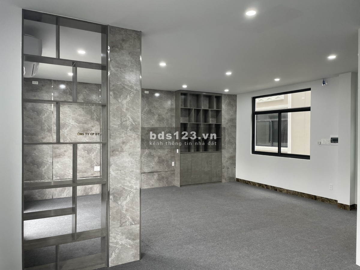 Cho thuê nhà phố 1 trệt 4 lầu nhà hoàn thiện khu dân cư Vinhomes Grand Park quận 9