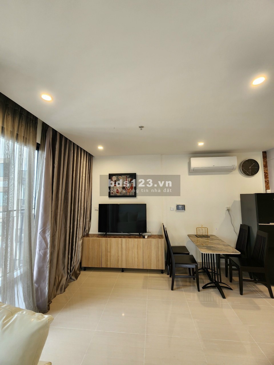 Cho thuê căn hộ 2 phòng ngủ full nội thất Luxury Vinhomes Grand Park quận 9