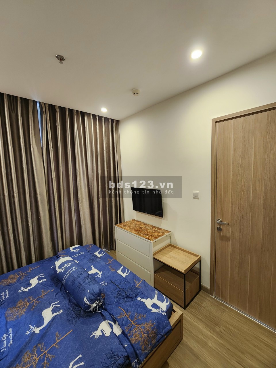 Cho thuê căn hộ 2 phòng ngủ full nội thất Luxury Vinhomes Grand Park quận 9