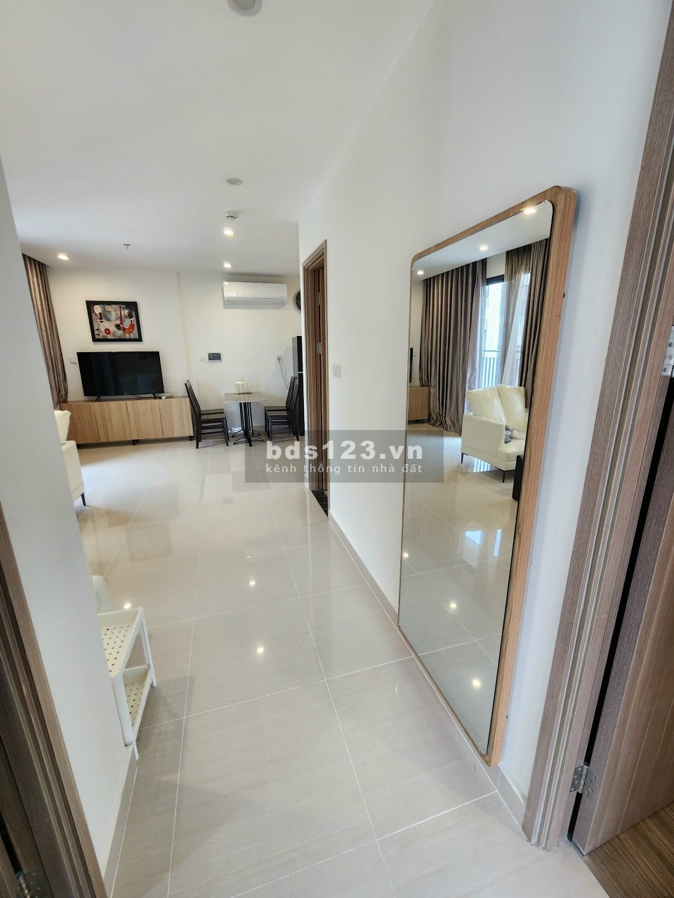 Cho thuê căn hộ 2 phòng ngủ full nội thất Luxury Vinhomes Grand Park quận 9