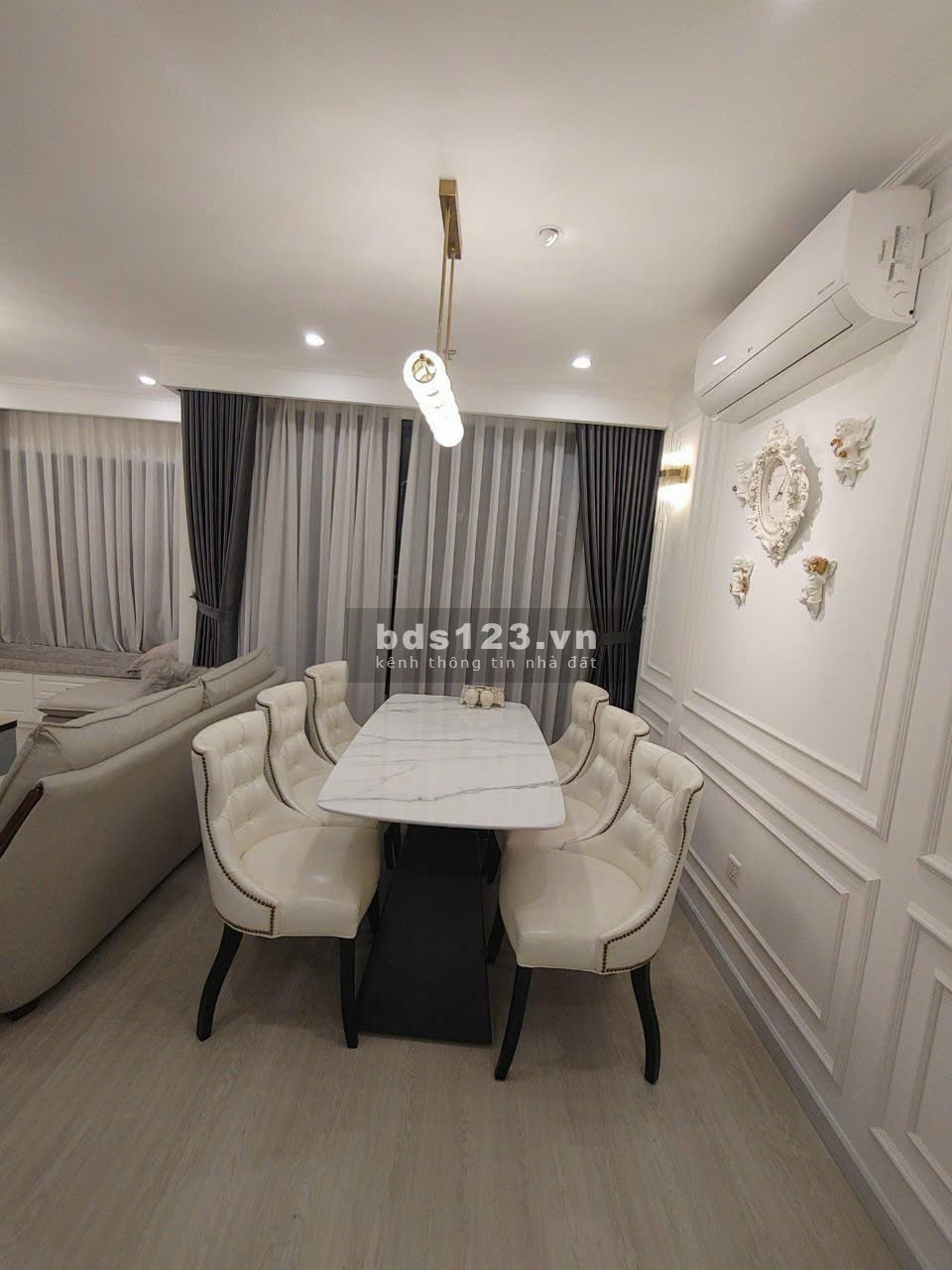 Cho thuê căn hộ 2 phòng ngủ + full nội thất Vinhomes Grand Park