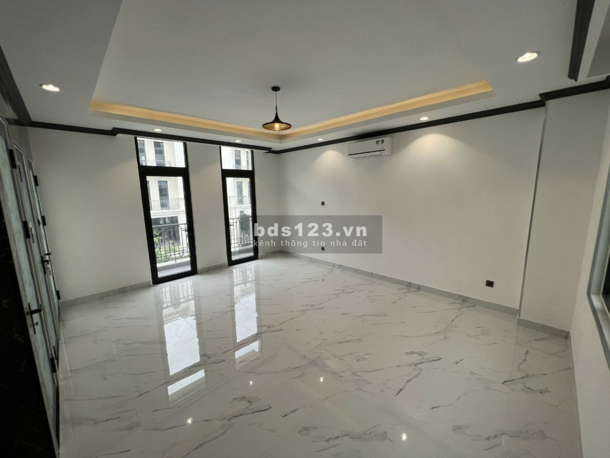 Cho thuê nhà phố Vinhomes Grand Park quận 9 nhà mới 1 trệt 4 lầu giá thuê 20tr/tháng
