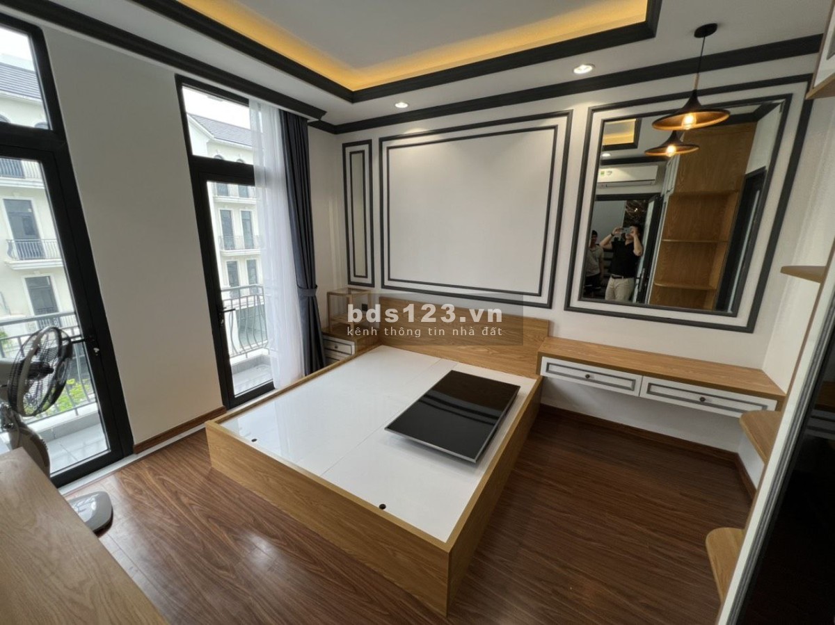 Cho thuê nhà phố Vinhomes Grand Park quận 9 nhà mới 1 trệt 4 lầu giá thuê 20tr/tháng