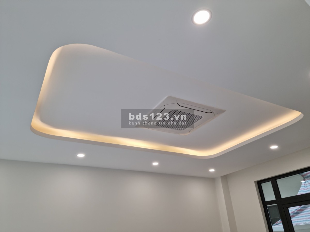 Cho thuê nhà phố 1 trệt 4 lầu khu dân cư The Manhattan Vinhomes Grand Park quận 9