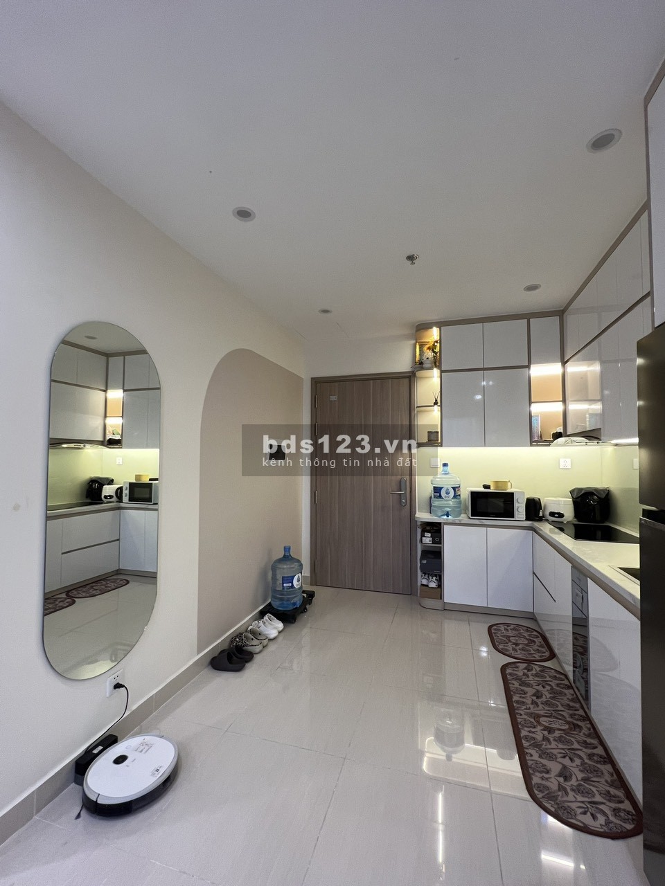 Cho thuê căn hộ căn góc 2 phòng ngủ 69 m2 full nội thất Vinhomes Grand Park quận 9