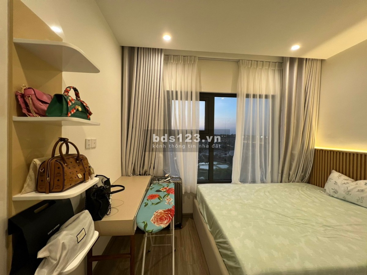 Cho thuê căn hộ căn góc 2 phòng ngủ 69 m2 full nội thất Vinhomes Grand Park quận 9