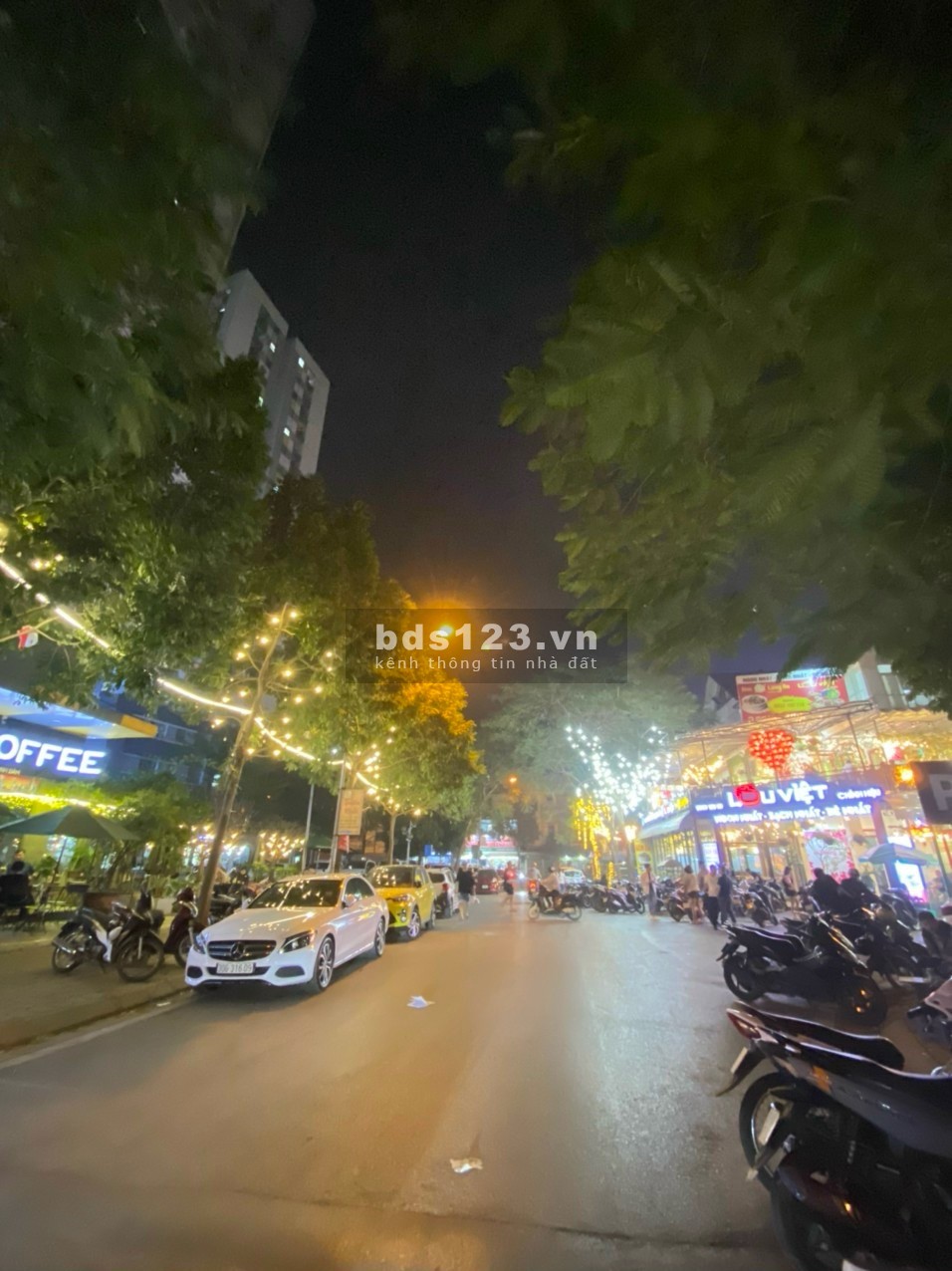 Biệt thự Linh Đàm, cạnh rạp chiếu phim CGV Linh Đàm, khu trung tâm kinh doanh sầm uất, giá 20,x tỷ