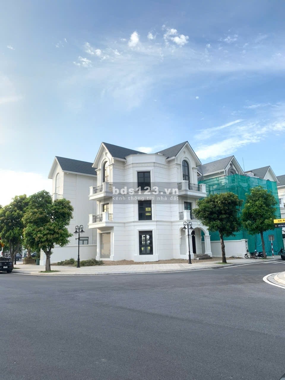 Bán biệt Thự Vinhomes Ocean Park - Gia Lâm - lô góc, sổ đỏ lâu dài, vị trí đối diện công viên