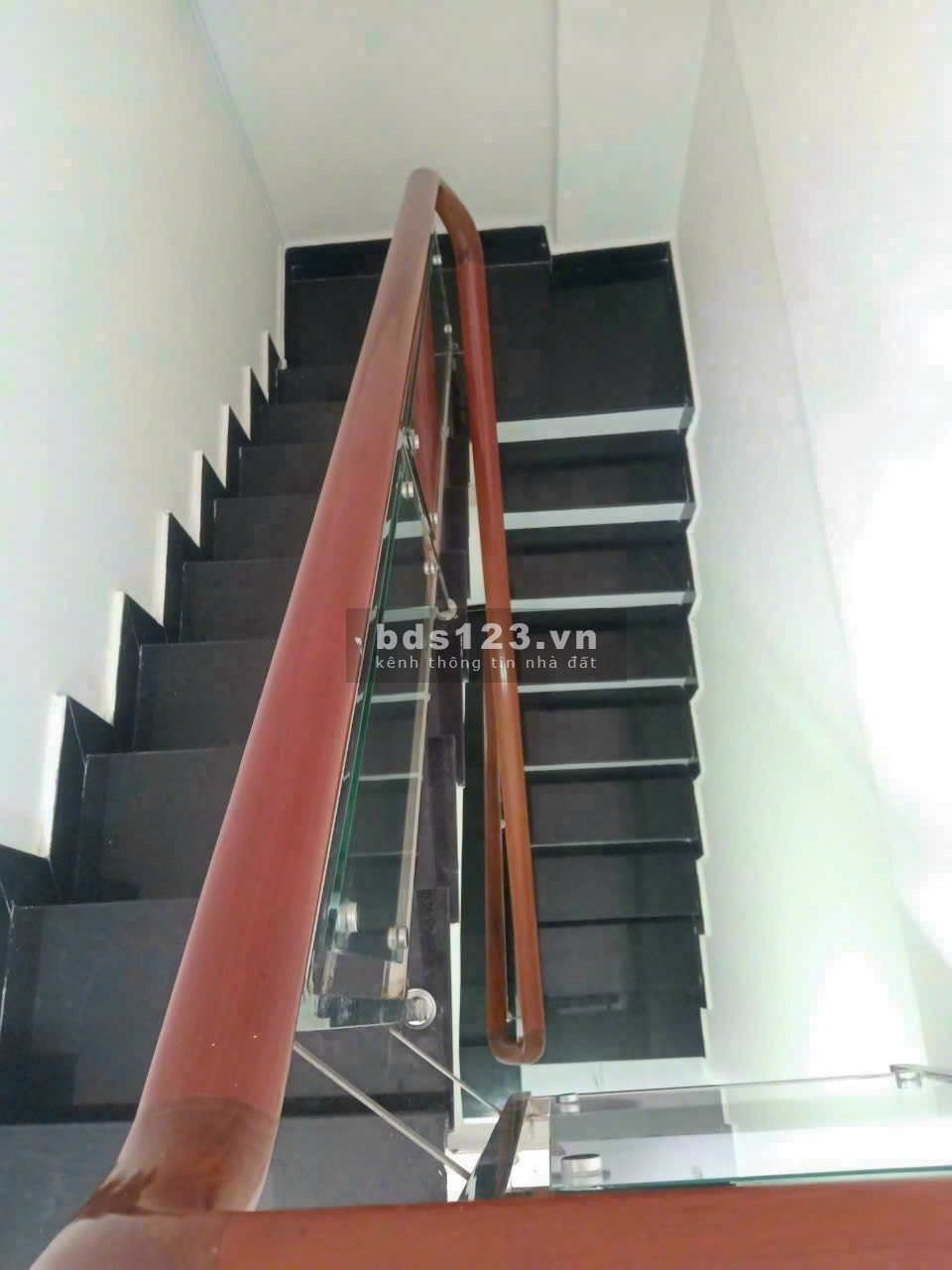 Nhà 1T 2L HBC gần ngã 4 Bình Triệu bán cắt lỗ giá 3,750 tỷ HXH